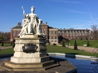Statue of Queen Victoria at Kensington Palace